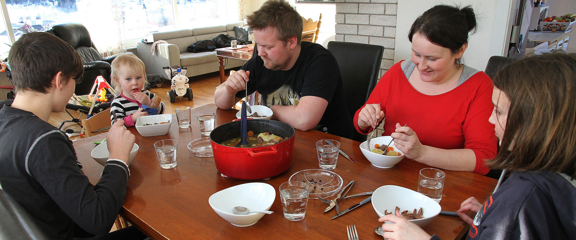 Familien Olsen/Storå kaster mindre mat. 